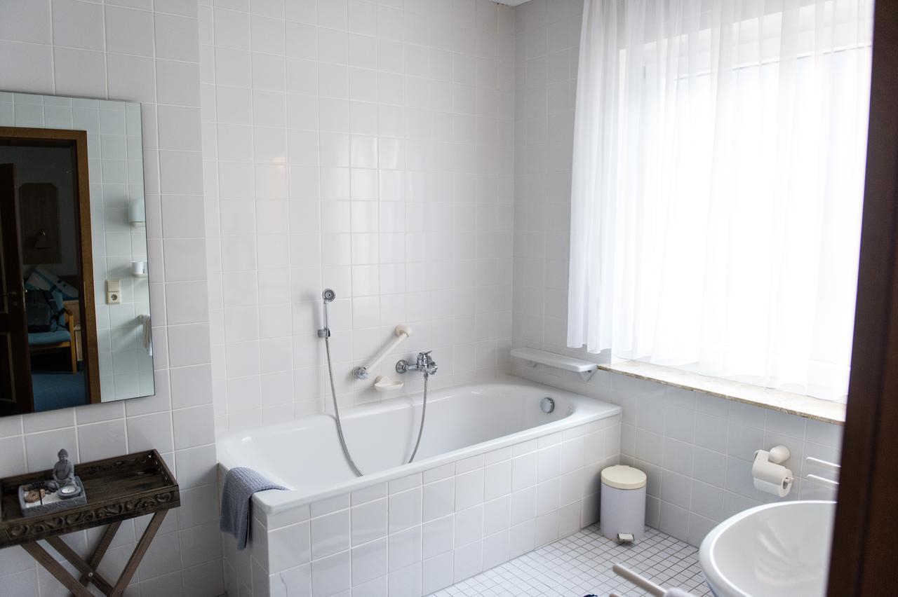 Weigands Hotel Peter Reinhardshagen Bilik gambar